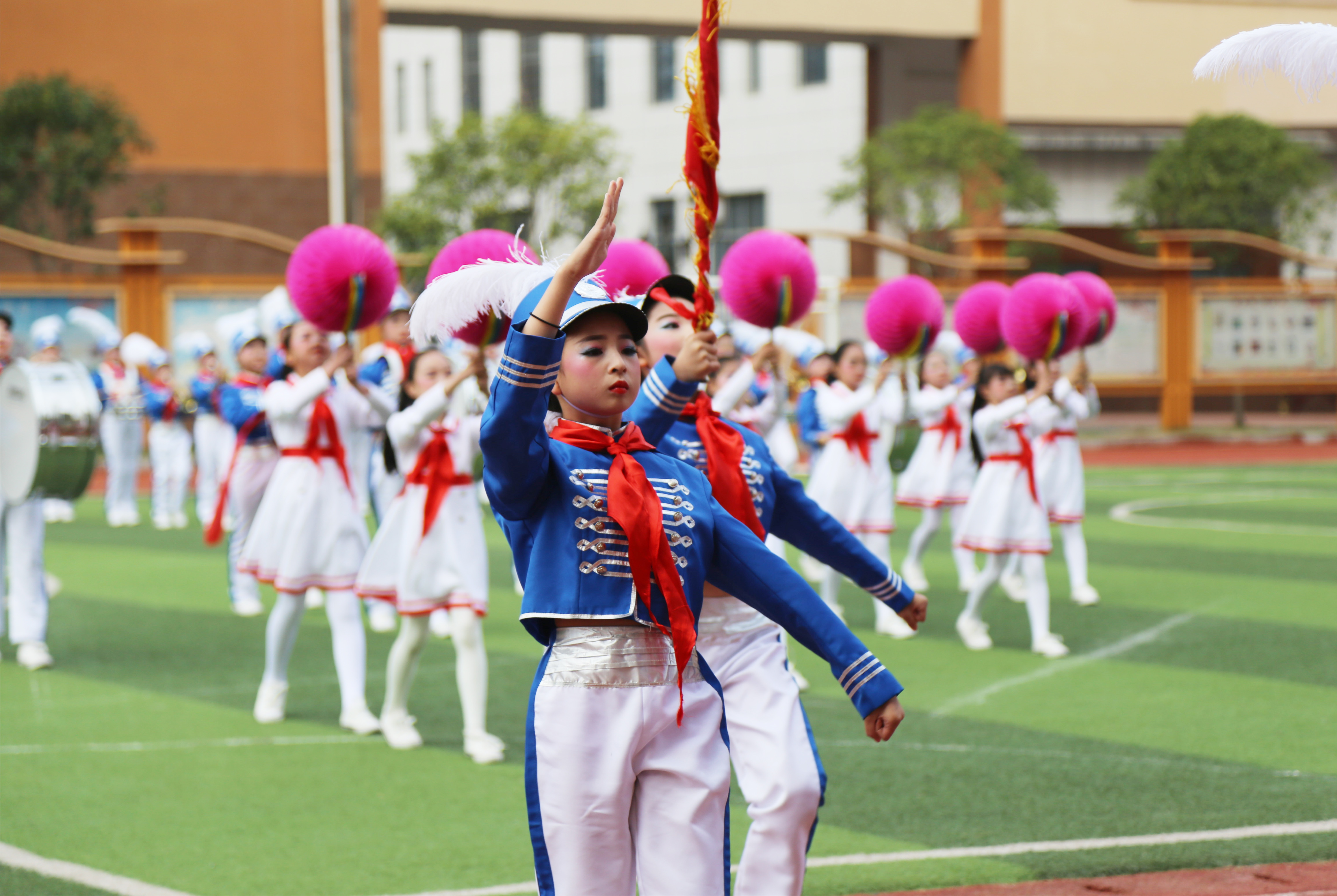 迎宾小学少先队鼓号队风采展示.jpg