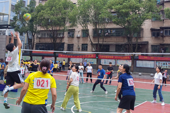 【耒阳站】实验小学：小小气排球掀起运动热